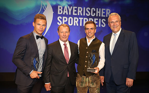 Joshua Kimmich, Berti Vogts, Phillip Lahm und StM Joachim Herrmann
